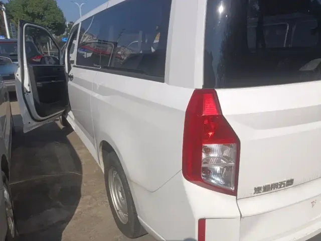 Wuling Zhengcheng — Фото автомобиля 4