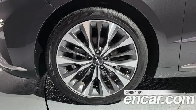 Kia K8 Signature — Фото автомобиля 4