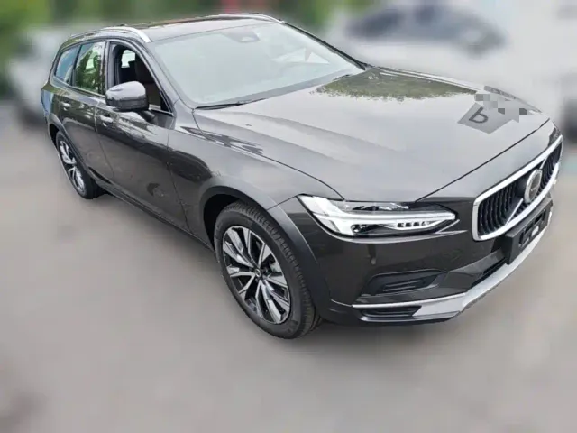 Volvo V90 — Фото автомобиля 5