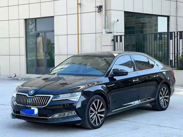 Skoda Superb — Фото автомобиля 3