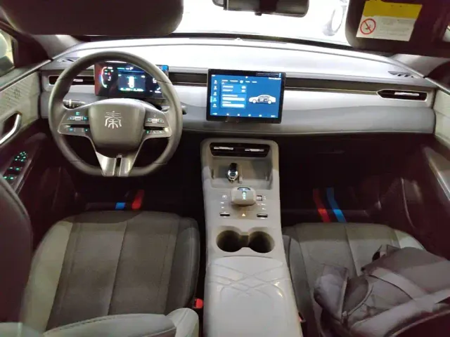 BYD Qin PLUS — Фото автомобиля 9