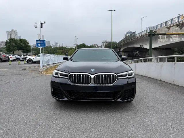 BMW BMW 5 Series 2022 Facelift 525Li M Sport Package — Фото автомобиля 3