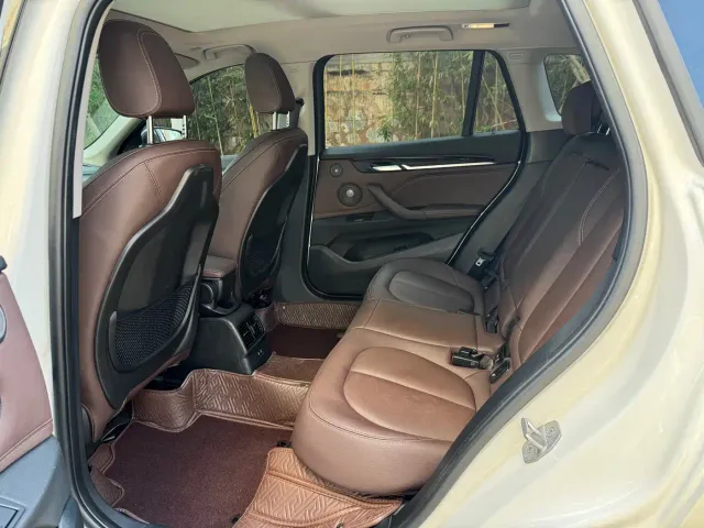 BMW X1 — Фото автомобиля 5
