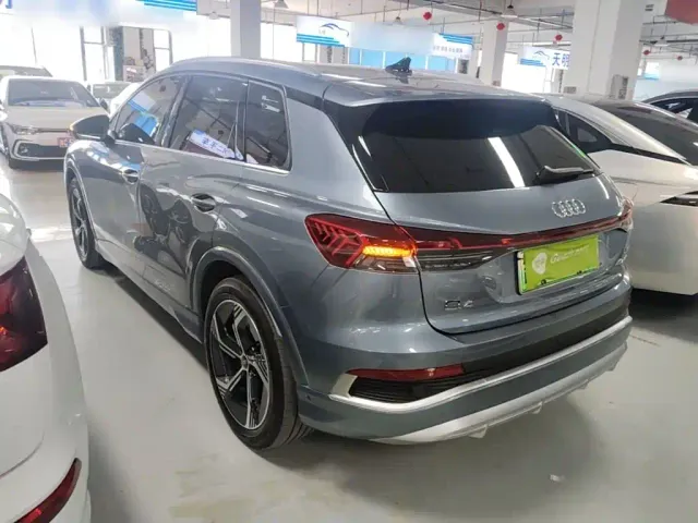 Audi Q4 e-tron — Фото автомобиля 4