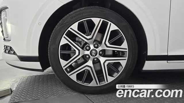 Hyundai Grandeur Grandeur (GN7) 2.5 Бензин 2WD — Фото автомобиля 4