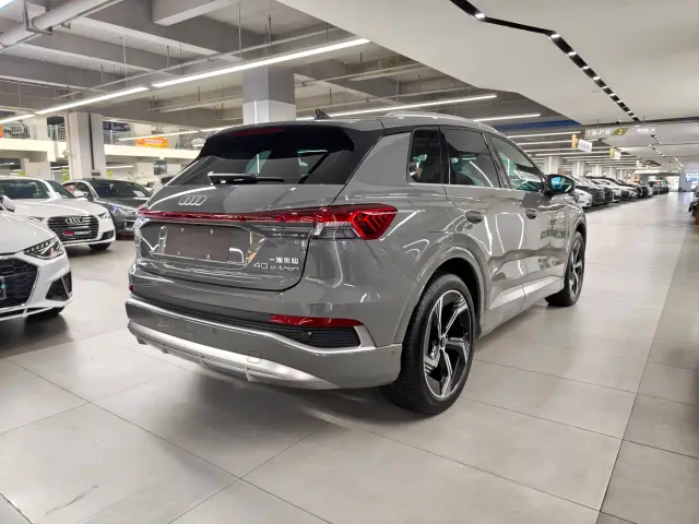 Audi Q4 e-tron — Фото автомобиля 12