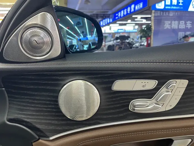 Mercedes-Benz E-Class — Фото автомобиля 12