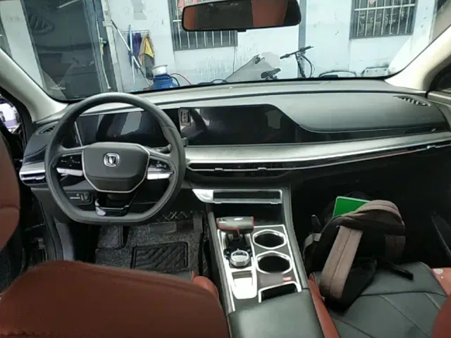 Changan Eado — Фото автомобиля 9