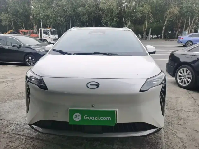 GAC Aion Y — Фото автомобиля 2