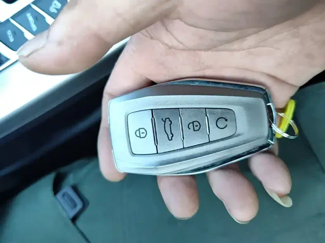 Geely Binyue — Фото автомобиля 8