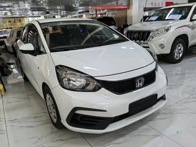 Honda Fit — Фото автомобиля 3