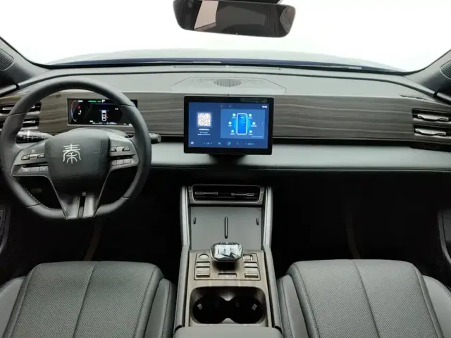 BYD Qin L — Фото автомобиля 12