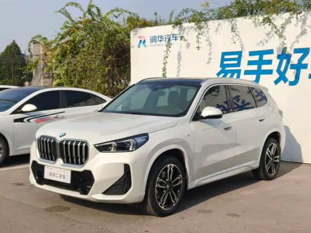 Фотография автомобиля — BMW X1