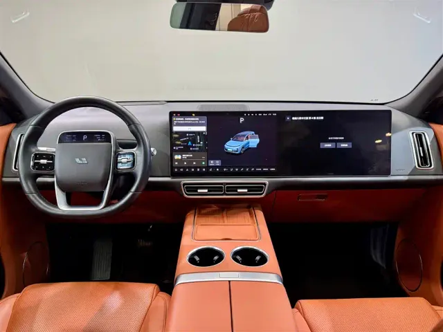Li Auto L9 — Фото автомобиля 10