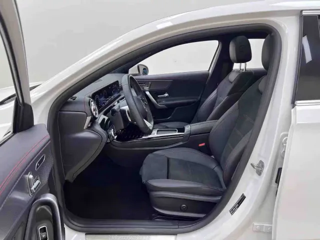 Mercedes-Benz A-Class — Фото автомобиля 11