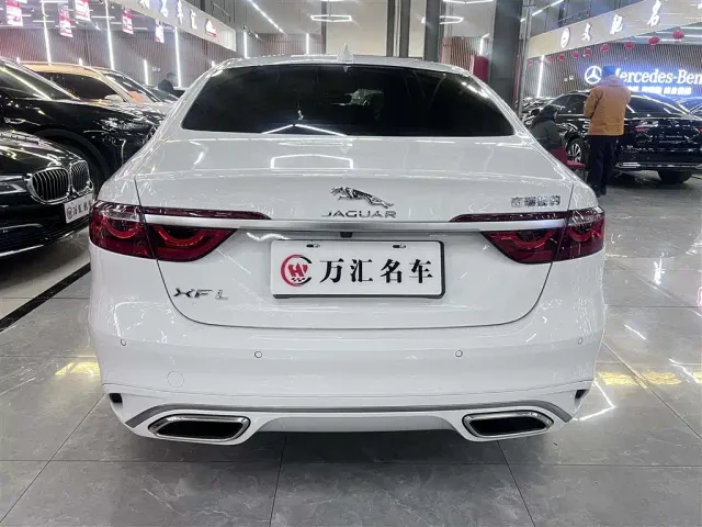 Jaguar XFL — Фото автомобиля 10