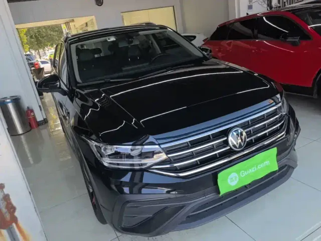 Volkswagen Tiguan L — Фото автомобиля 3