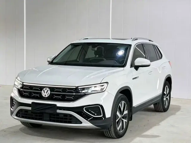 Фотография автомобиля — Volkswagen Tayron