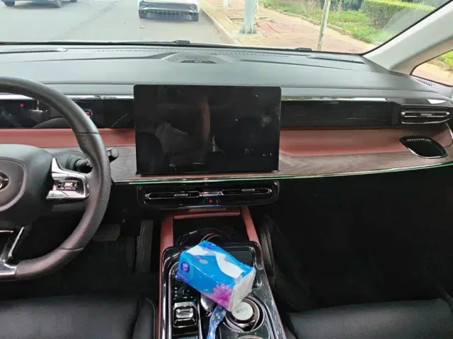 GAC Trumpchi E8 — Фото автомобиля 13