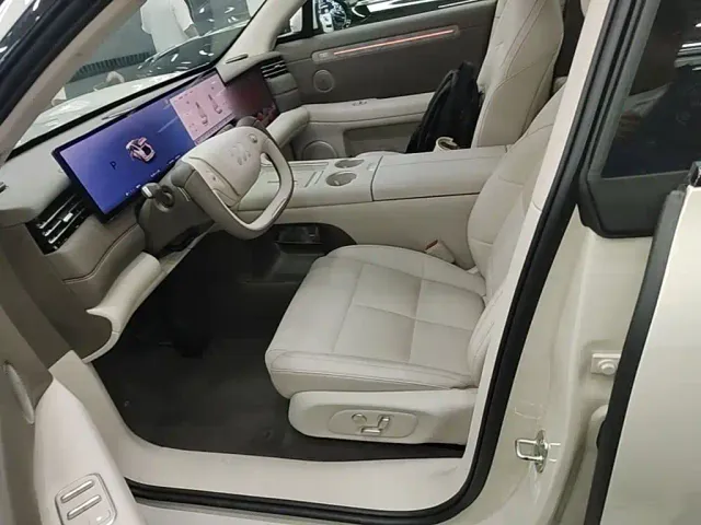 IM Motors LS6 — Фото автомобиля 14