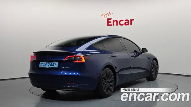 Tesla Model 3 — Фото автомобиля 2