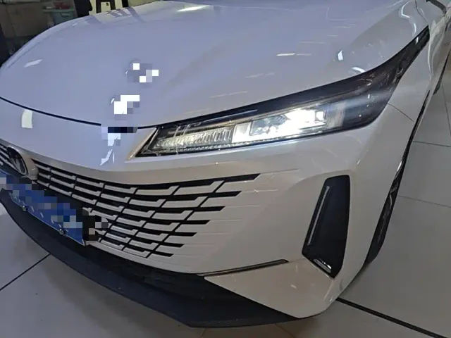Changan Lamore — Фото автомобиля 16