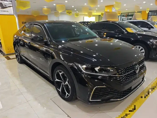 Volkswagen Passat — Фото автомобиля 3