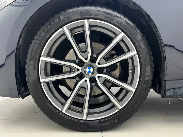 BMW 3 Series — Фото автомобиля 17