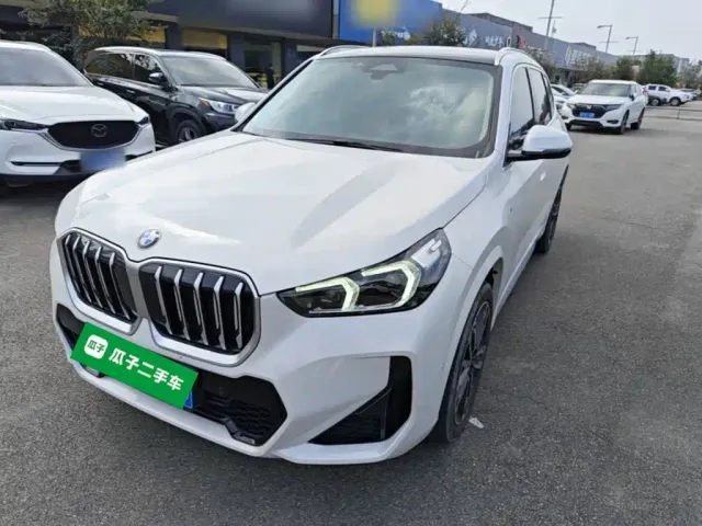 Фотография автомобиля — BMW X1