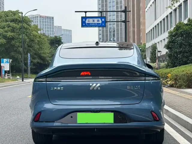 IM Motors LS6 — Фото автомобиля 12