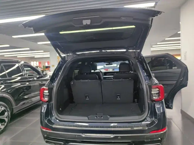 Ford Explorer — Фото автомобиля 18