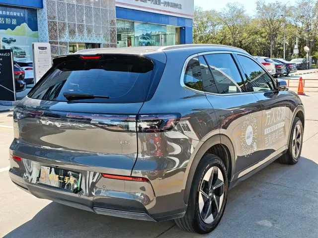 Geely Galaxy E5 — Фото автомобиля 3