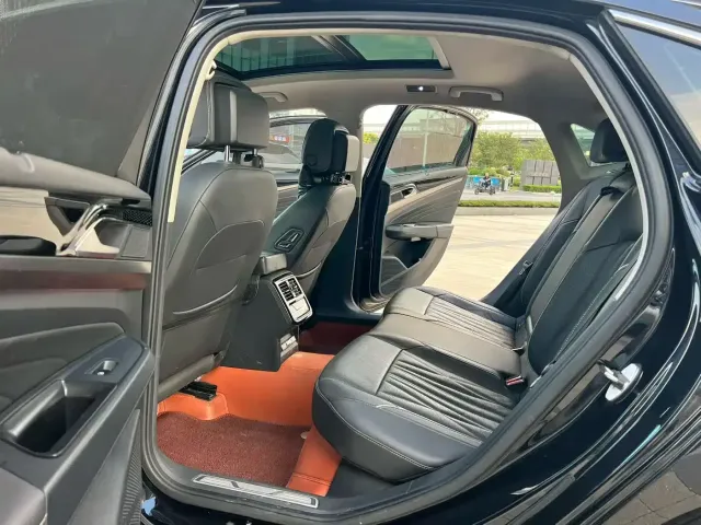 Volkswagen Passat 2023 330TSI Starlight Luxury Edition — Фото автомобиля 6