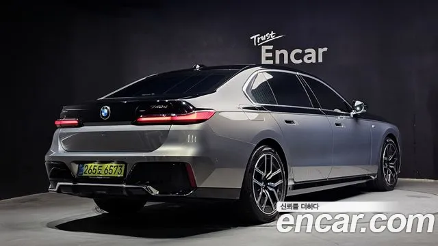 BMW 7-Series — Фото автомобиля 2