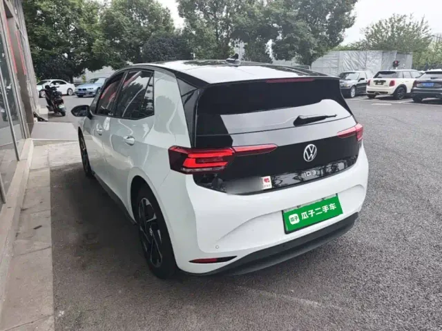 Volkswagen ID.3 — Фото автомобиля 4
