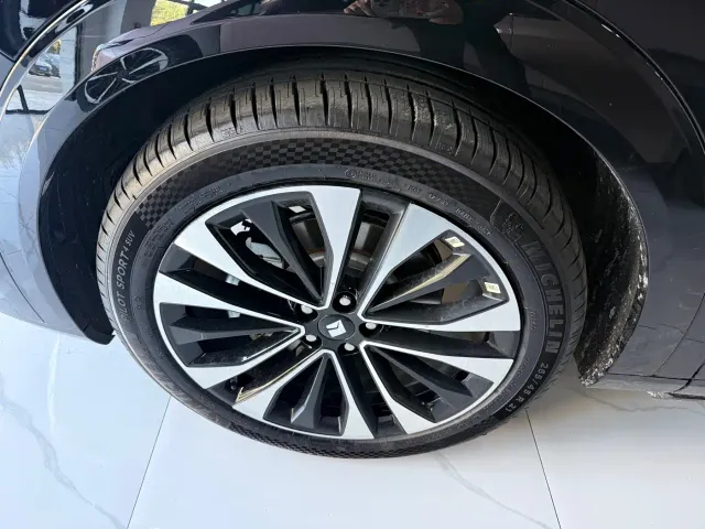 Huajing Baojun S — Фото автомобиля 29