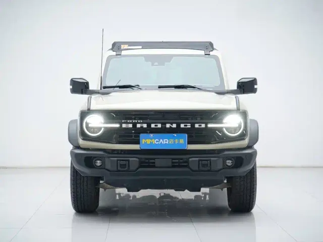 Ford Bronco — Фото автомобиля 11
