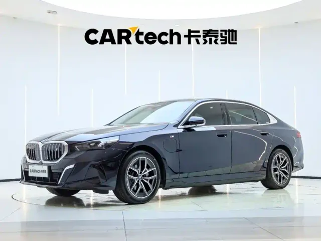 Фотография автомобиля — BMW i5