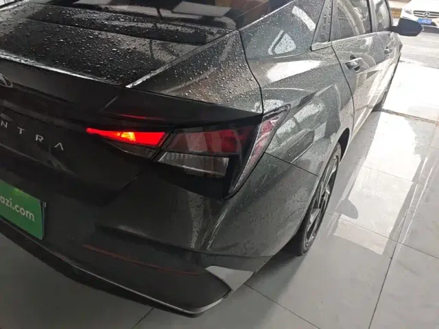 Hyundai Elantra — Фото автомобиля 7