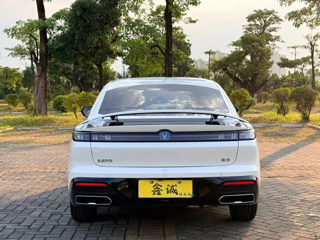 Changan Eado — Фото автомобиля 19