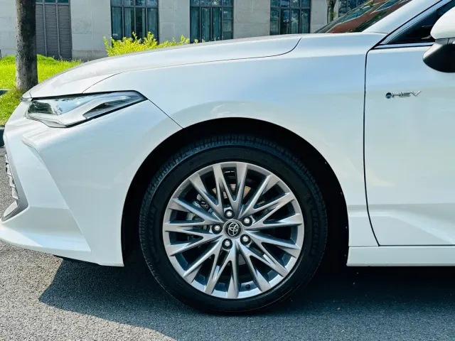 Toyota Avalon — Фото автомобиля 11