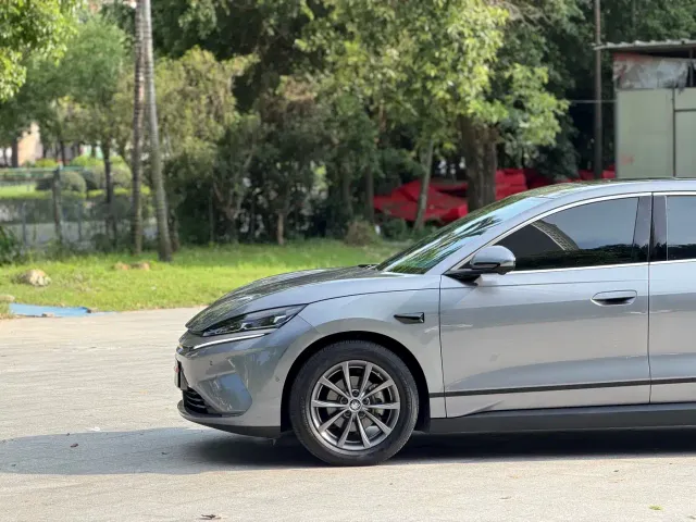 BYD Qin L — Фото автомобиля 18