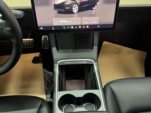 Tesla Model Y — Фото автомобиля 8