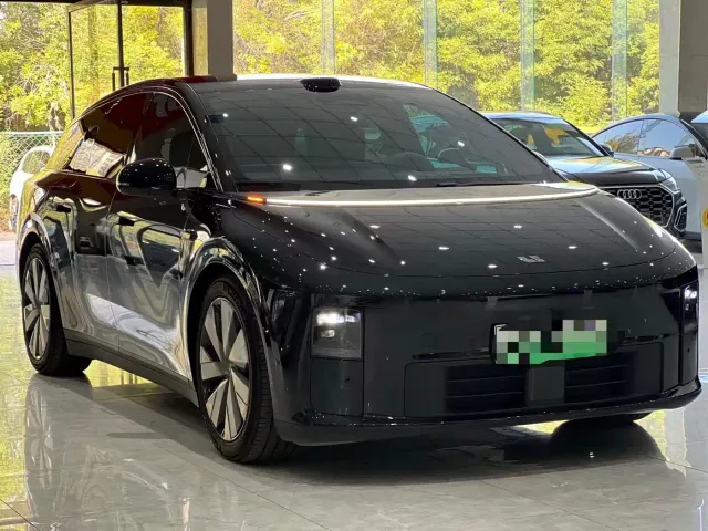 Li Auto i6 — Фото автомобиля 3