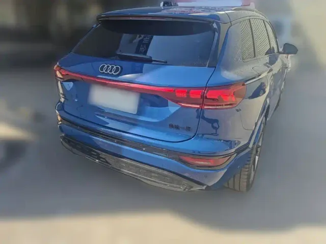 Audi Q6L e-tron — Фото автомобиля 9