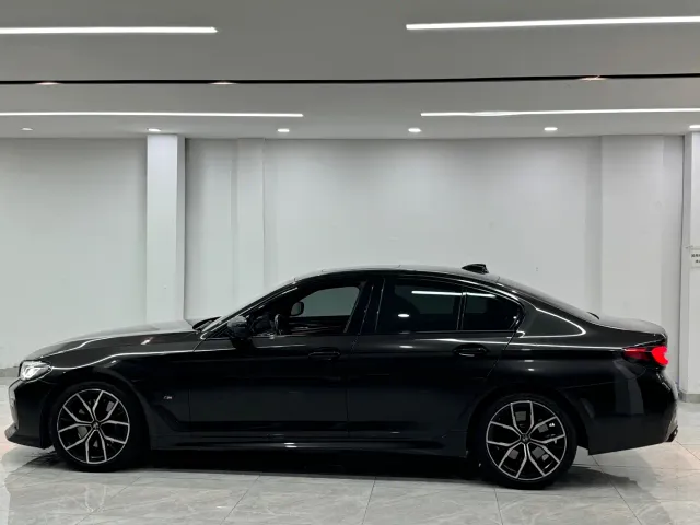 BMW 5 Series — Фото автомобиля 18