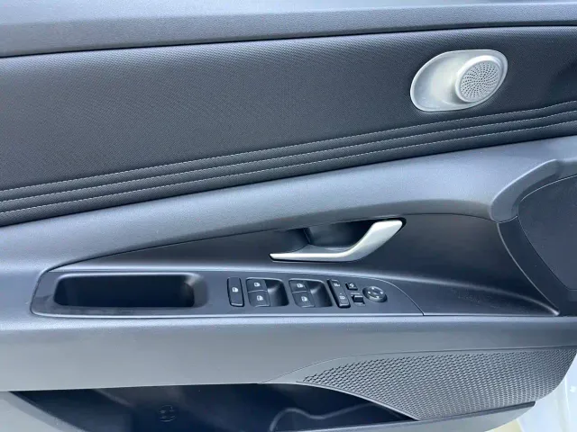 Hyundai Elantra — Фото автомобиля 13