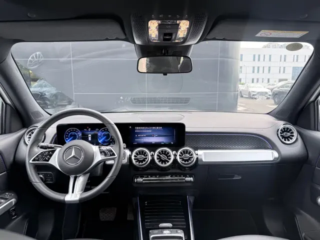 Mercedes-Benz EQB — Фото автомобиля 9