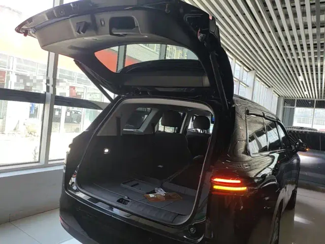 Leapmotor C16 — Фото автомобиля 18