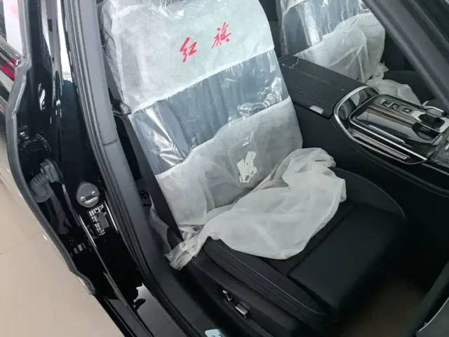 Hongqi H9 — Фото автомобиля 24